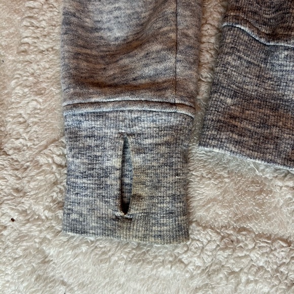 lululemon Scuba Hoodie - size 6 - Picture 4 of 7